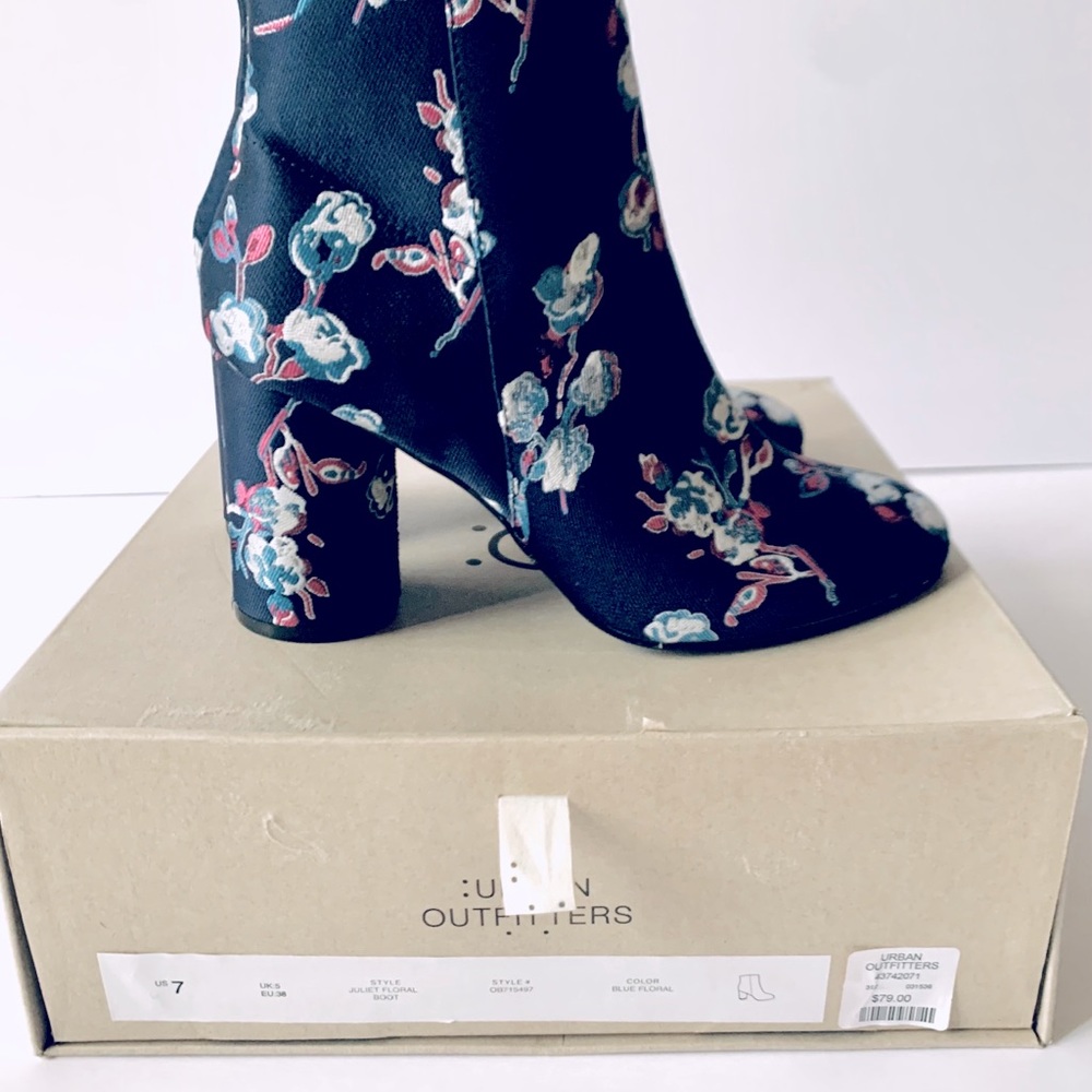 URBAN OUTFITTERS JULIET BOOTIES - Picture 6 of 6
